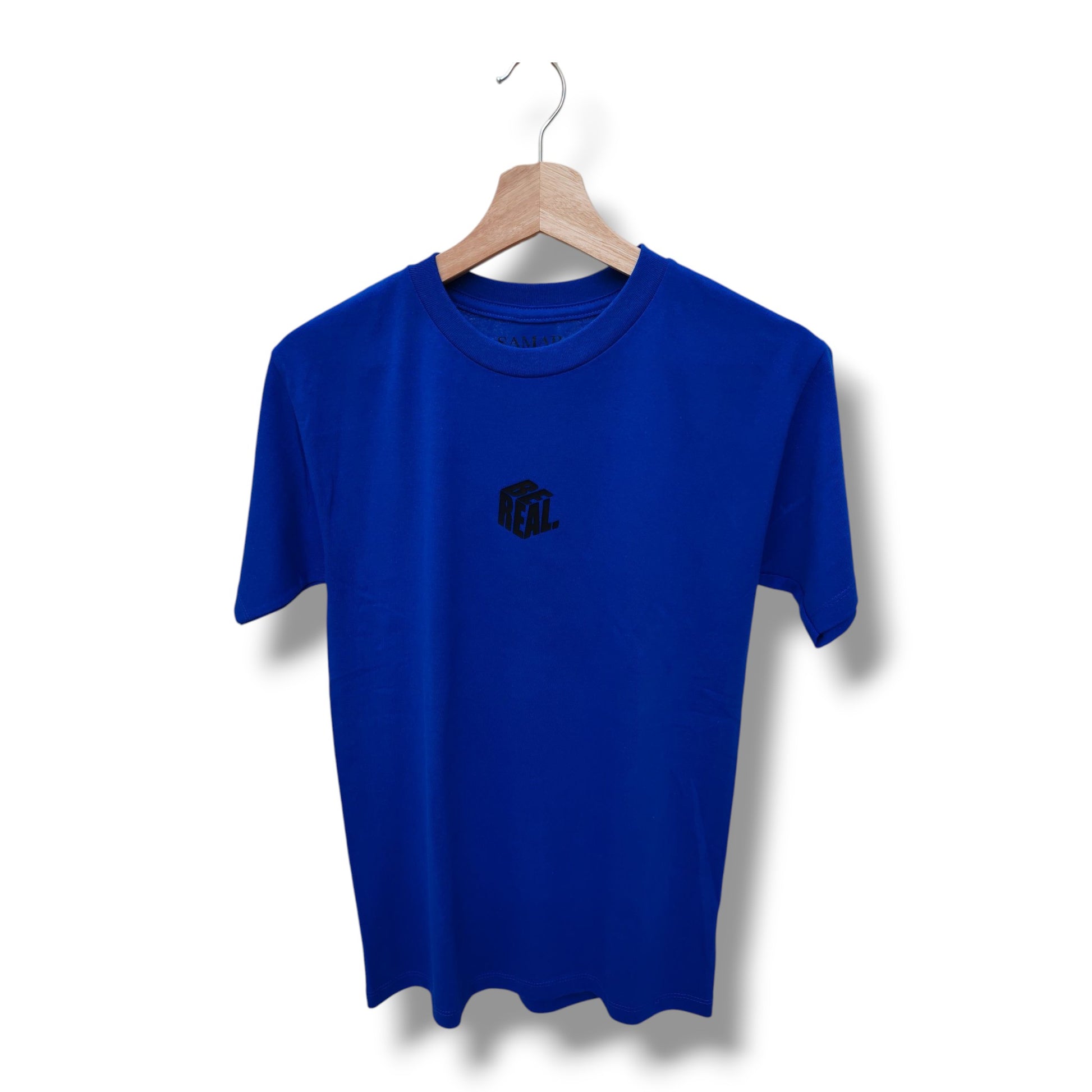 Playera azul de cuello redondo, diseño be real