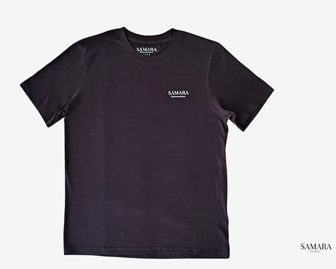 Playera negra de cuello redondo, diseño Samarabalancedwear