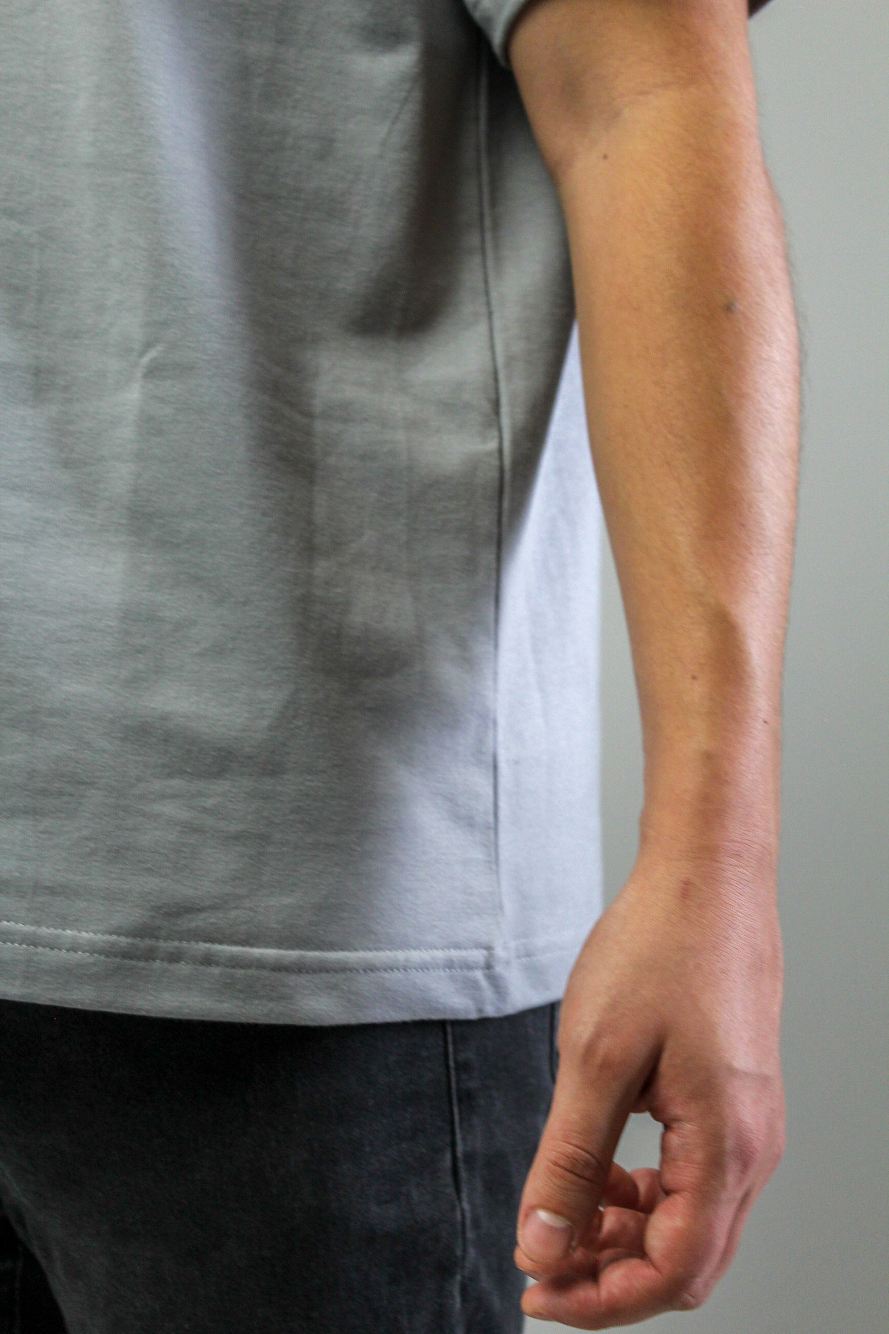 Premium Classic Relaxed Tee / Gris Perla