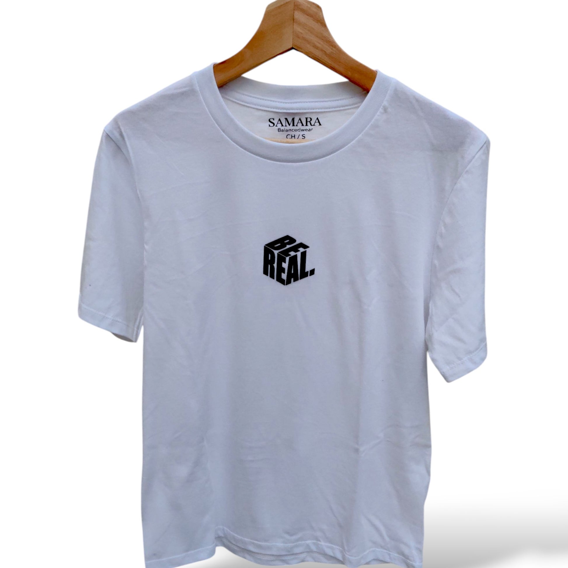 Playera blanca de cuello redondo, diseño Be Real